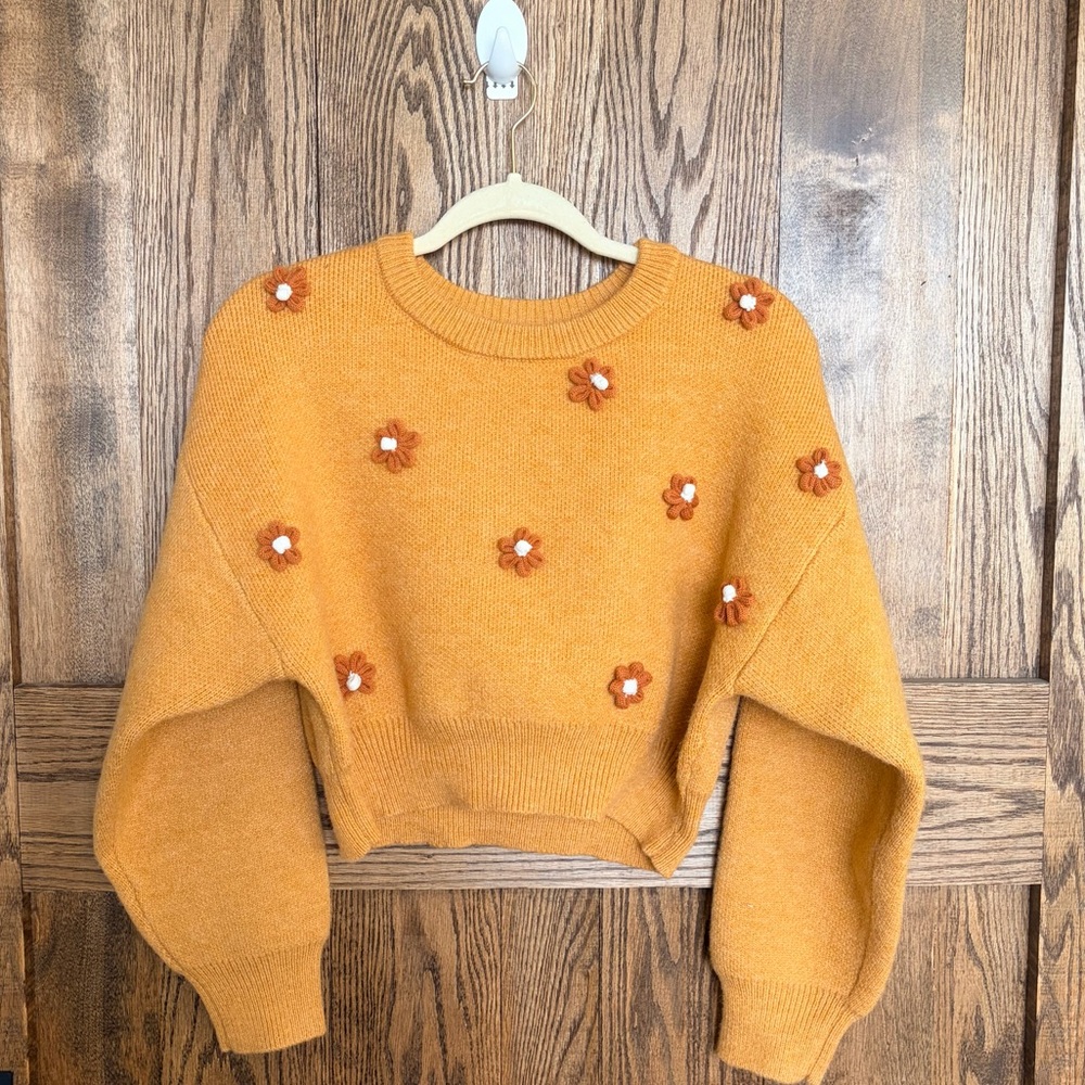 💛Mustard💛 Flower-Appliqué Cropped Sweater